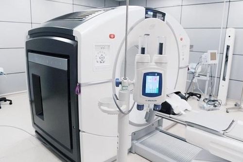 Phản hồi khẩn thông tin liên quan nguồn cung thuốc phóng xạ chụp PET/CT