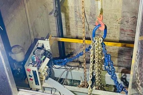 Vụ rơi thang máy ở Hà Nội: Xác định danh tính 2 nạn nhân tử vong