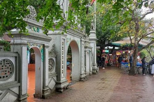 Linh thiêng Đền Củi