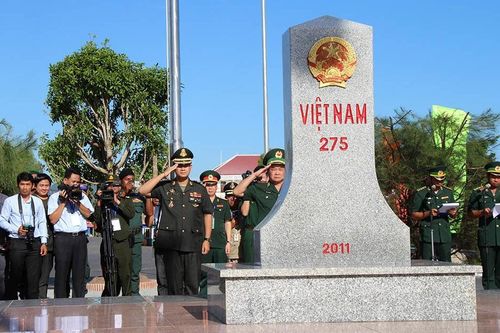 Đã phân giới, cắm mốc 1.045km đường biên giới Việt Nam - Campuchia