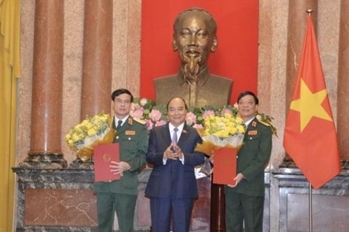 Hai sĩ quan cao cấp được thăng quân hàm từ Trung tướng lên Thượng tướng