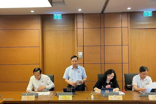 Đoàn ĐBQH tỉnh Thanh Hóa thảo luận, cho ý kiến vào Dự án Luật Thanh tra (sửa đổi); Luật Khám bệnh, chữa bệnh (sửa đổi)