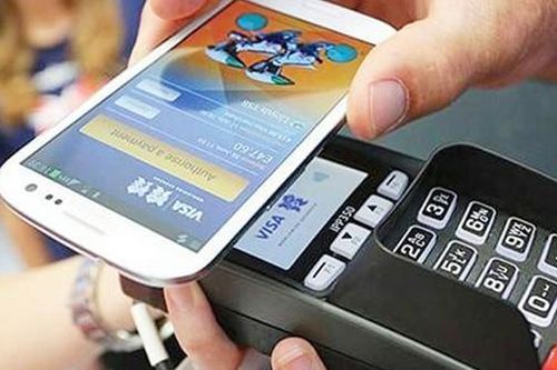 Thanh toán qua điện thoại di động tăng gần gấp đôi cùng kỳ