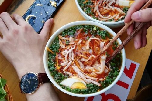 Không phải phở bò hay phở gà, Sa Pa níu chân du khách bằng phở cốn sủi có 1-0-2