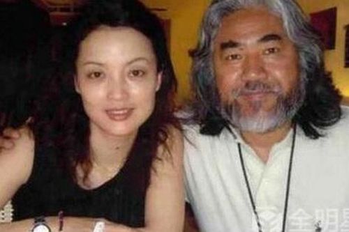 Cuộc hôn nhân đầu thị phi của 'ông trùm phim kiếm hiệp' lấy vợ kém 31 tuổi