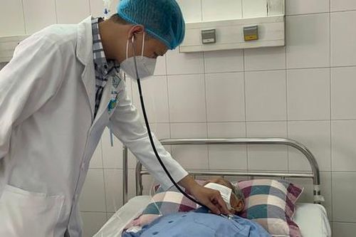 Cụ ông suýt mất chân do tắc động mạch