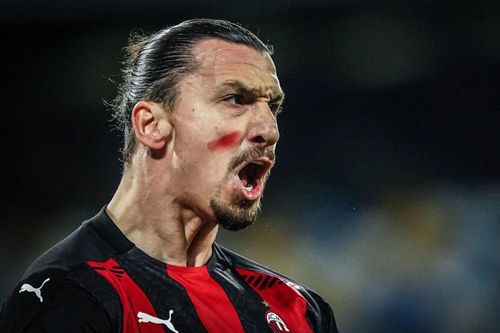 Ibrahimovic: 'Tôi thi đấu mà không có dây chằng đầu gối trong 6 tháng'