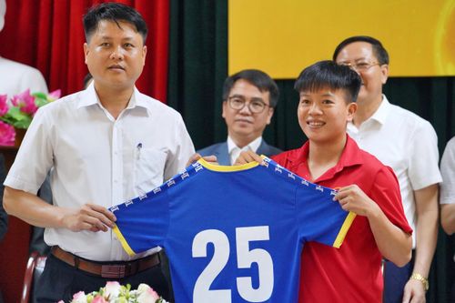 Mỹ Anh, Hoài Lương đi vào lịch sử bóng đá nữ Việt Nam