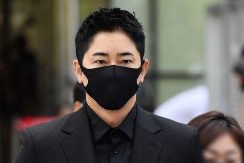 Kang Ji Hwan phải bồi thường hơn 4 triệu USD vì tội tấn công tình dục