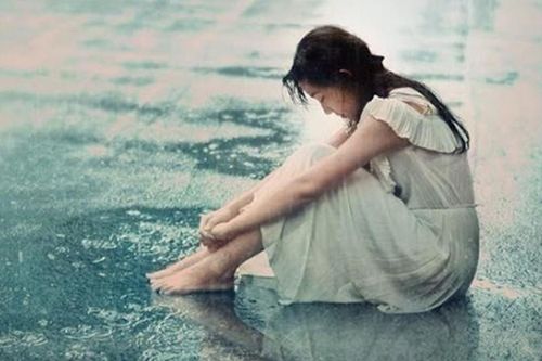 Tin mù quáng, cô gái bán thân lấy tiền nuôi bạn trai tiêu xài