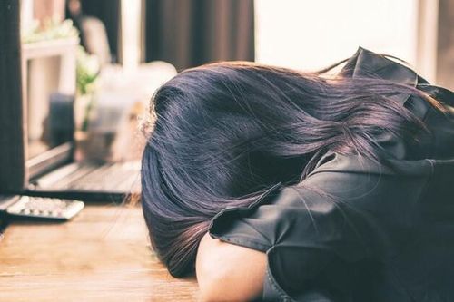 Cô độc trong hôn nhân với chồng Tây