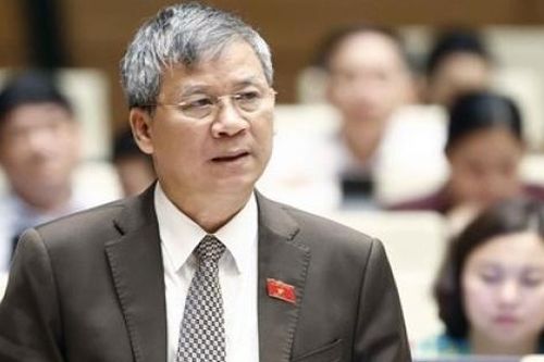 Đại biểu Nguyễn Anh Trí: Bộ trưởng nói thế là đúng nhưng giá sách như vậy đã trở thành gánh nặng với nhân dân