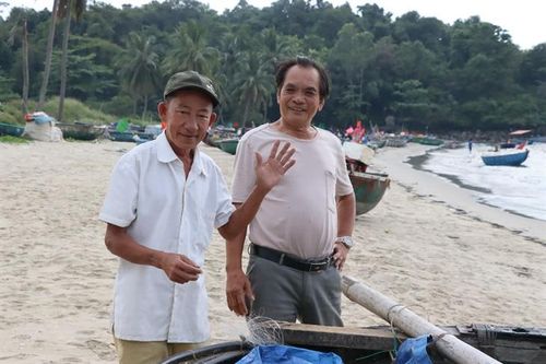 Người chép sử làng dưới chân núi Hải Vân