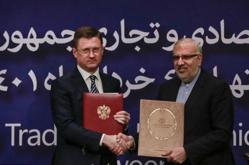 Iran và Nga ký 3 biên bản ghi nhớ quan trọng về năng lượng và ngân hàng