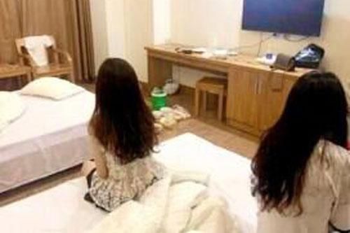 Hẹn hò với 'sugar daddy', 2 cô gái uống ly nước rồi bất tỉnh, sốc nặng khi tỉnh dậy