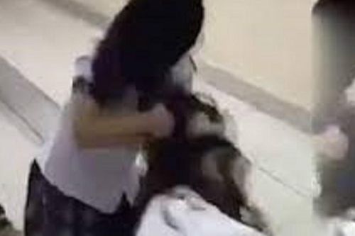 Một nữ sinh nghi bị bạn cùng lớp rạch mặt vì... được điểm cao sau kỳ thi học kỳ 2