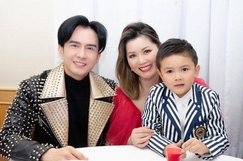 Đan Trường thăm vợ cũ và con trai, trò chuyện ngọt ngào tới nỗi chẳng ai nghĩ đã ly hôn