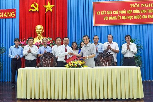 Ban Thường vụ Tỉnh ủy An Giang ký kết Quy chế phối hợp với Đảng ủy Đại học Quốc TP. Hồ Chí Minh