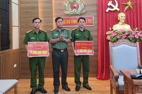 Khen thưởng Công an Quảng Trị vụ bắt giữ 30 nghìn viên ma túy