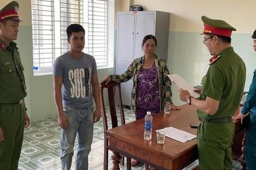 Mang gạch, dao ra 'xử' người chạy xe máy vì tiếng nẹt pô