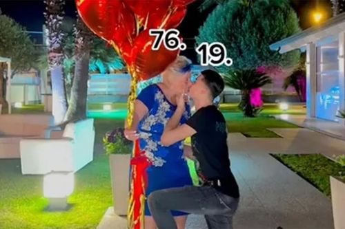 Dân mạng hoài nghi tình cảm của chàng trai 19 cầu hôn bạn gái 76 tuổi