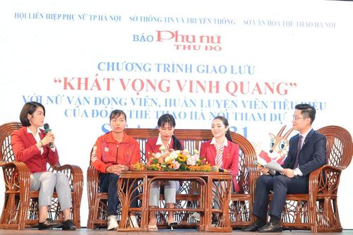 Giao lưu cùng những 'cô gái vàng' của Đoàn thể thao Hà Nội