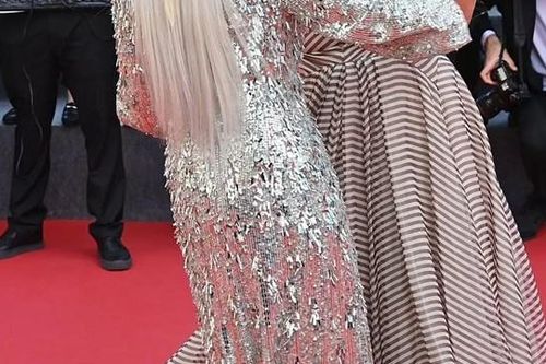 Cannes 2022 ngày thứ 9: Hai minh tinh khiêu vũ trên thảm đỏ thu hút mọi ánh nhìn