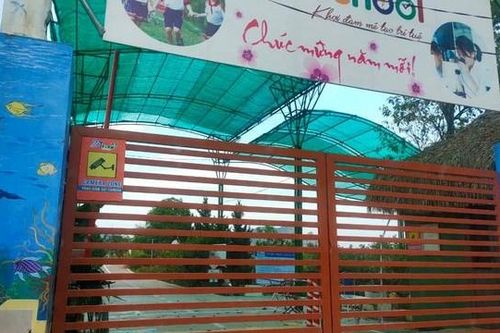 Bé gái 4 tuổi ngã xuống ao khi tham quan trang trại