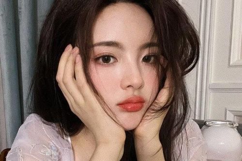 Thần tiên tỷ tỷ thế hệ mới lại gây tranh cãi