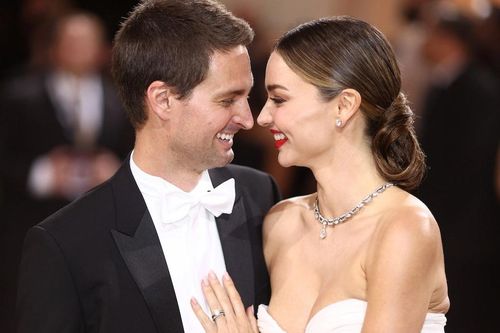 Miranda Kerr và chồng tỷ phú kỷ niệm 5 năm ngày cưới