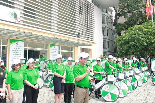 Kêu gọi không hút thuốc lá để hạn chế rác thải gây ô nhiễm môi trường
