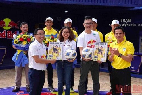 Hoàng Anh Gia Lai tuyển chọn tài năng bóng đá 2022