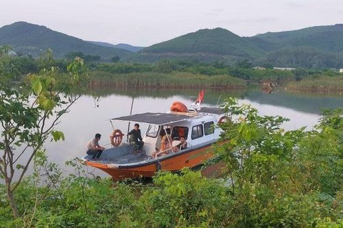 Hai vợ chồng đuối nước thương tâm khi đi đánh cá