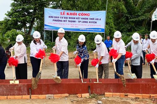 Khởi công xây dựng khu nhà Đại đoàn kết phường Mỹ Thạnh