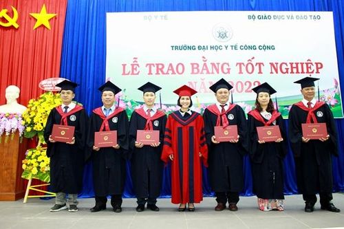 119 tân Cử nhân, Thạc sĩ nhận bằng tốt nghiệp