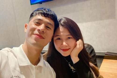 Văn Lâm, Đình Trọng và những cầu thủ Việt có mối tình chị em