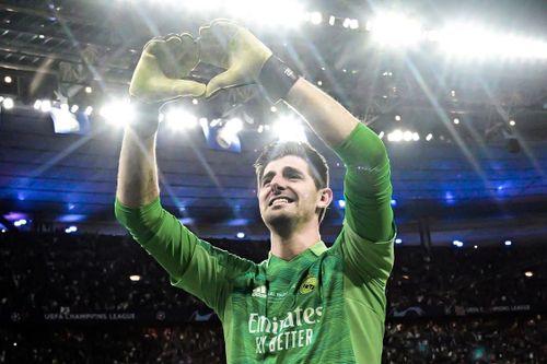 Dàn sao Real xướng tên Courtois khi ăn mừng