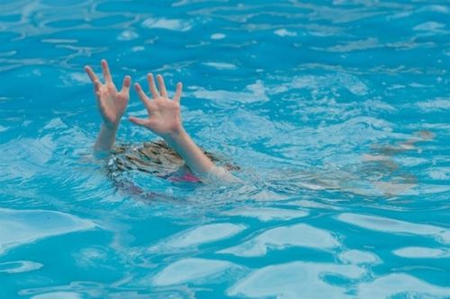 Ba học sinh rủ nhau đi chơi bị đuối nước