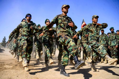 Cùng do Mỹ viện trợ, vì sao quân Afghanistan rệu rã, Ukraine trụ vững?