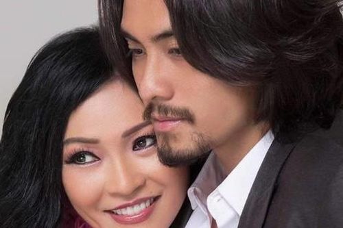 Showbiz Việt có thêm 'cặp đôi chị - em', nhìn khoảng cách tuổi tác mà 'sốc' điếng người