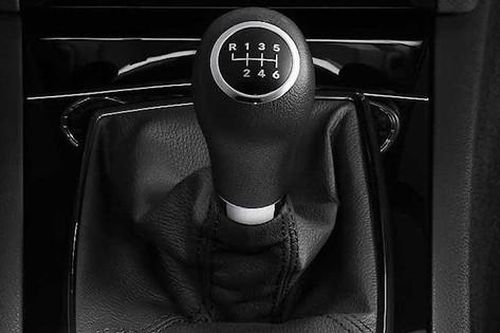 Mercedes khai tử hộp số sàn trên xe hơi