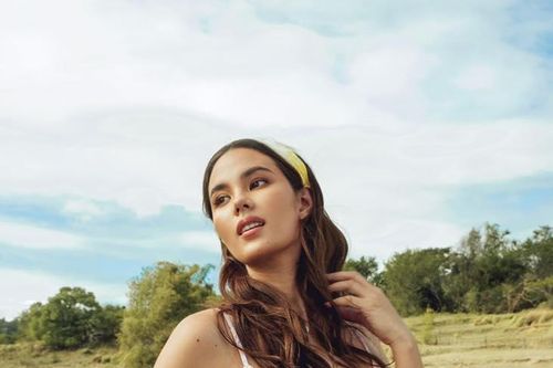 Hoa hậu Hoàn vũ có hơn 13 triệu người follow trên instagram lộ dáng đẫy đà khi mặc bikini