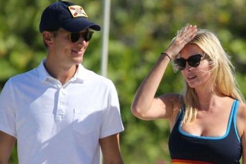 Ivanka Trump mặc bra khoe thân hình nóng bỏng, tay trong tay ông xã dạo phố