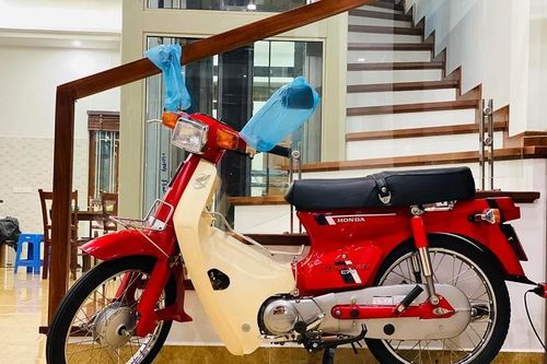 Xe máy số Honda DD cũ đời 1998 vẫn có giá đắt đỏ 700 triệu đồng