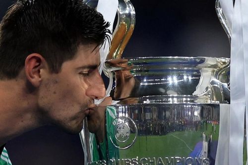 Thibaut Courtois: Người khổng lồ trong đêm Paris huyền diệu