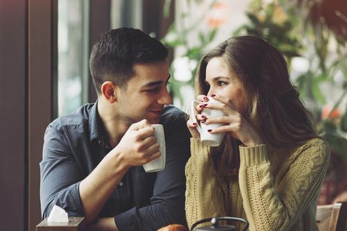 Đã kết hôn nhưng có tình cảm với người khác phải làm sao?