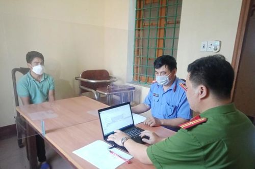 Phê chuẩn khởi tố người bác hại đời hai cháu ruột