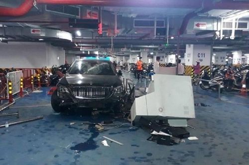 Vụ Maybach tông loạt xe máy trong hầm: Công an nói gì trước nghi vấn 'bảo vệ nhận lỗi thay chủ xe'?