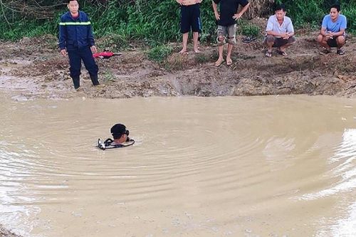 Đồng Nai: 3 học sinh đuối nước tử vong tại hố nước sâu gần nhà