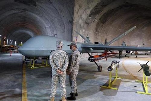 Iran khoe siêu căn cứ UAV ngầm